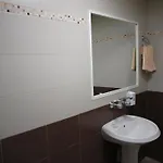 מלון Paralax וארנה