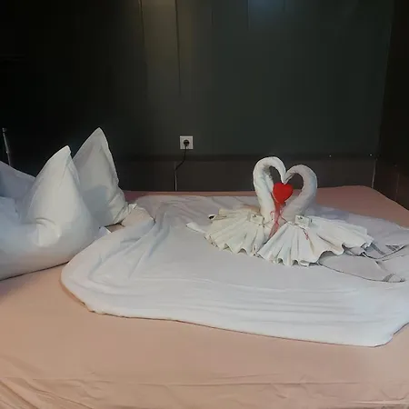 Paralax Hotel