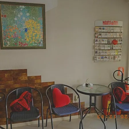 Hotel Paralax 2*