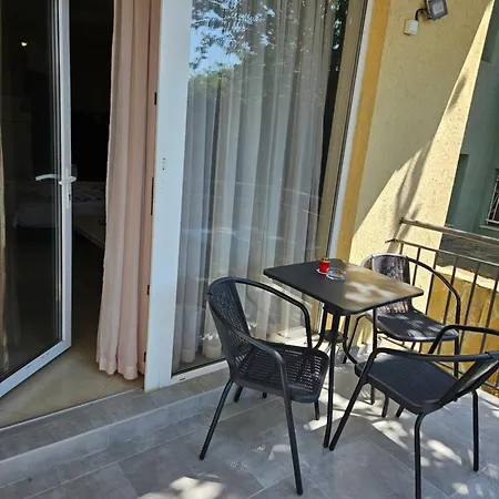 Hotel Paralax 2*