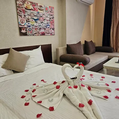 Paralax Hotel 2*