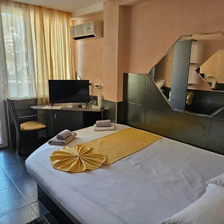 Hotel Paralax 2*
