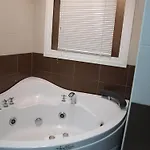 Hotel Paralax 2*