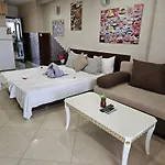 Hotel Paralax 2*