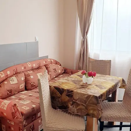 Paralax Отель 2*